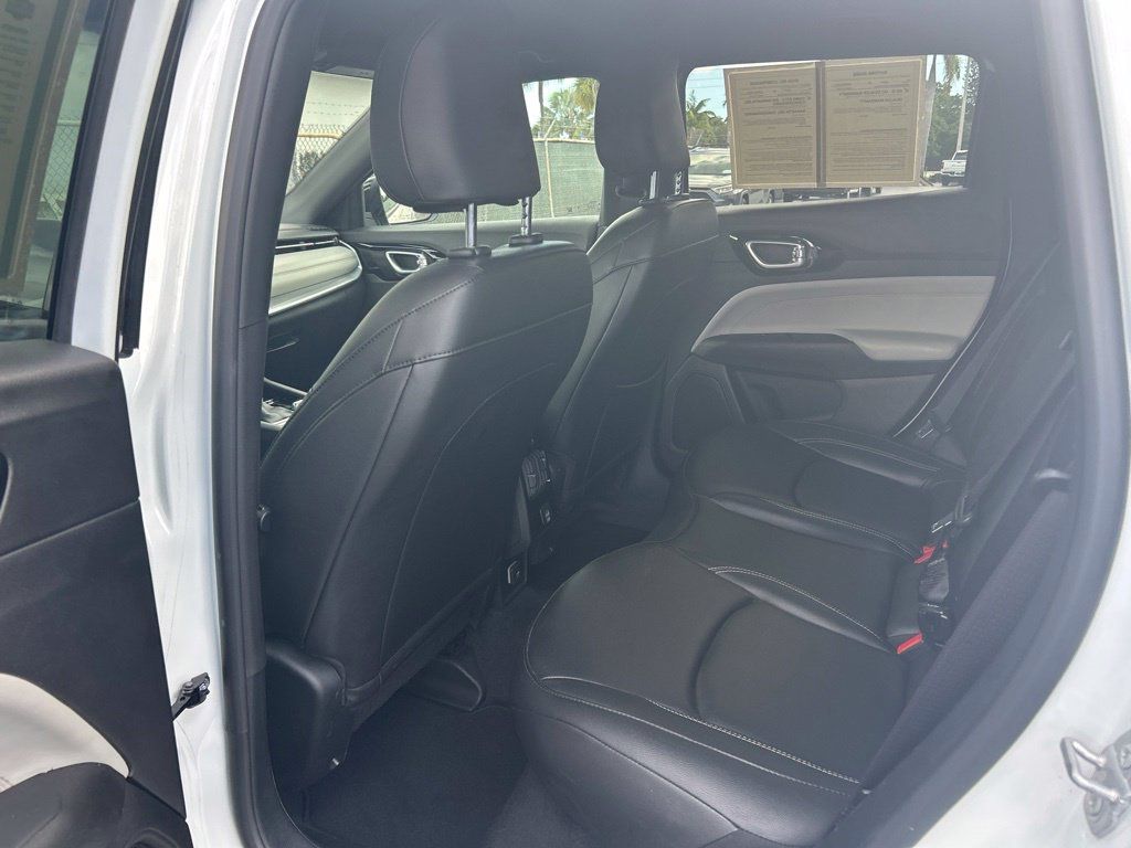 Used 2025 Jeep Compass Limited AWD/4WD image 31