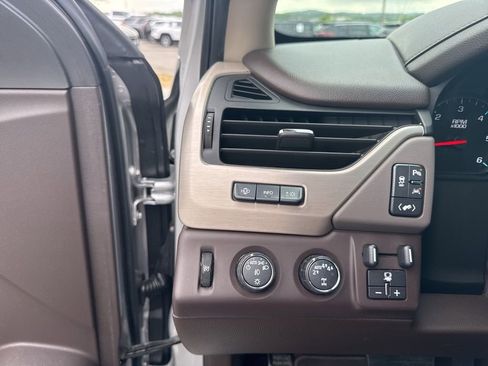 Used 2017 GMC Yukon Denali w/ Open Road Package image 12