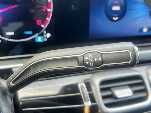 Used 2024 Mercedes-Benz GLS 580 4MATIC image 23