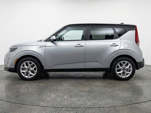 Used 2025 Kia Soul LX w/ LX Technology Package image 4