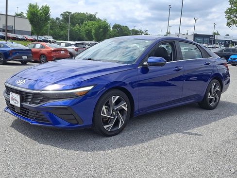 Used 2024 Hyundai Elantra Limited FWD image 3