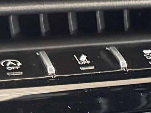 New 2025 Jeep Grand Cherokee L Laredo image 29