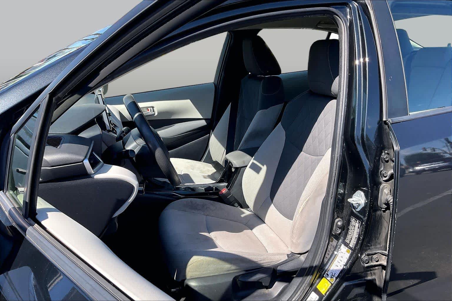 Used 2020 Toyota Corolla LE FWD image 7