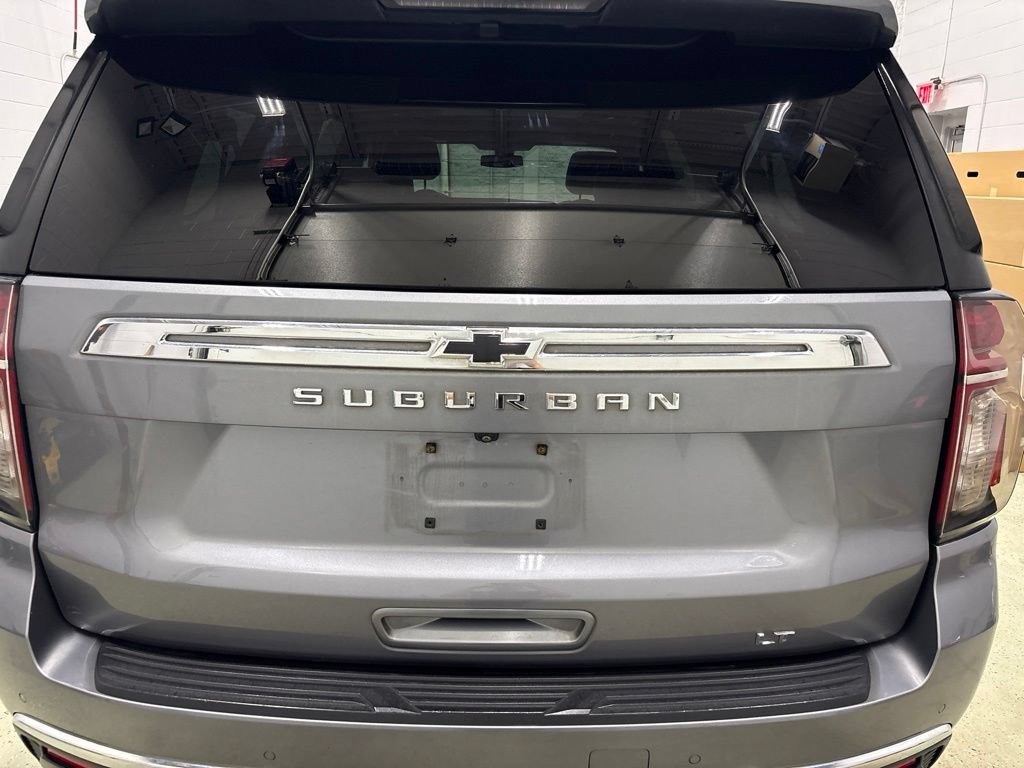 Used 2022 Chevrolet Suburban LT w/ LT Signature Plus Package AWD/4WD image 5