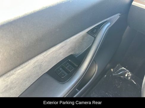 Used 2021 Tesla Model Y Long Range AWD/4WD image 18
