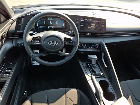 Certified 2026 Hyundai Elantra Sport FWD image 11