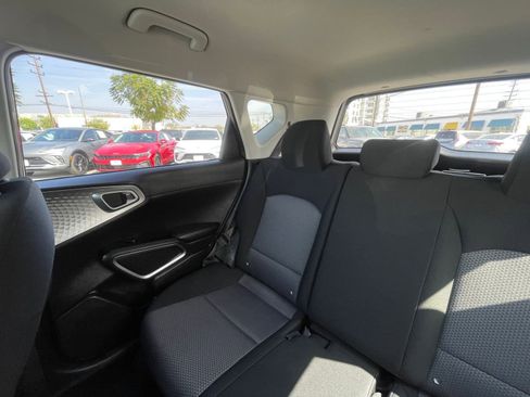 Used 2025 Kia Soul LX w/ LX Technology Package image 39