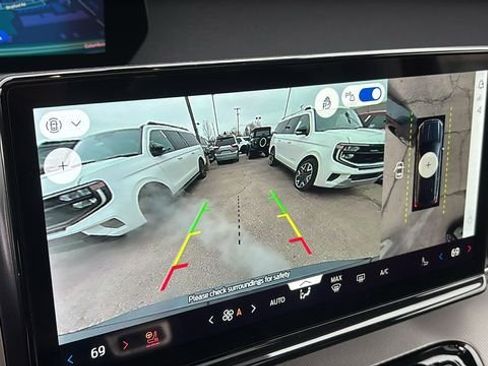 New 2025 Ford Expedition Active image 20