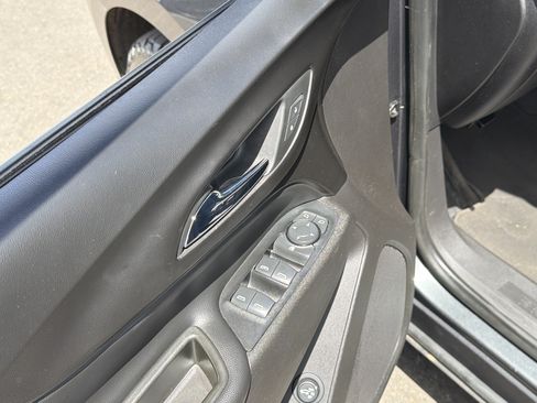 Used 2019 Chevrolet Equinox LT w/ Sun & Navigation Package AWD/4WD image 13