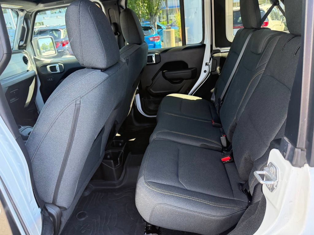 Used 2024 Jeep Wrangler Unlimited Sport AWD/4WD image 16