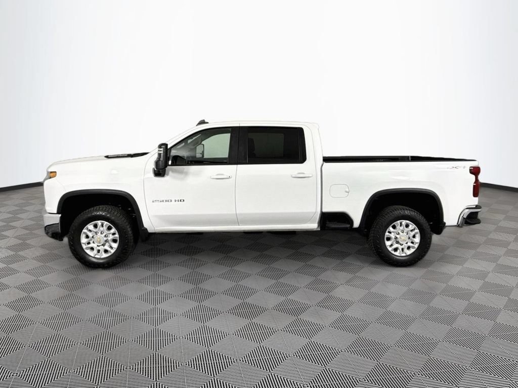 Used 2021 Chevrolet Silverado 2500 LT w/ Fleet Comfort Package AWD/4WD image 4