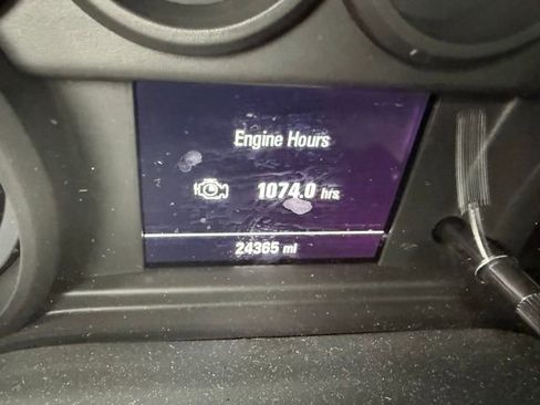 Used 2022 Chevrolet Silverado 1500 Custom image 9