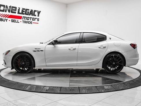 Used 2023 Maserati Ghibli Modena RWD image 17