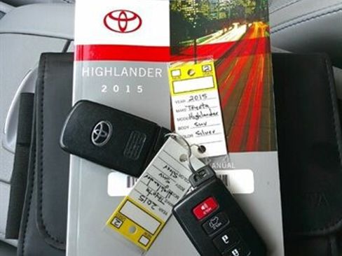 Used 2015 Toyota Highlander Limited image 60