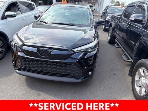 Used 2025 Toyota Corolla Cross AWD Hybrid w/ Convenience Package image 5
