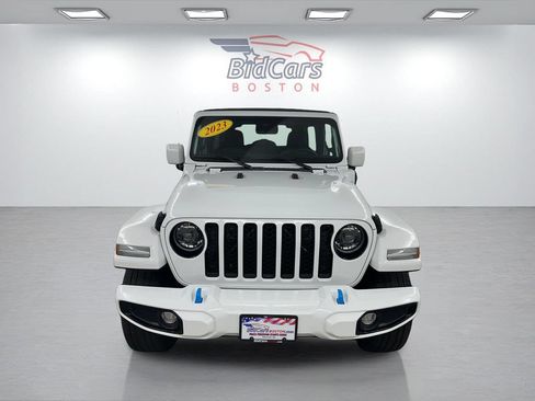 Used 2023 Jeep Wrangler Unlimited Sahara AWD/4WD image 2