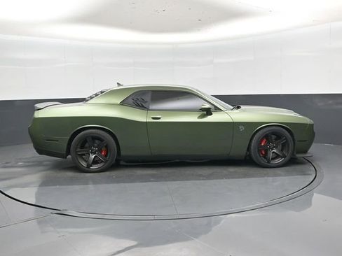 Used 2022 Dodge Challenger SRT Hellcat RWD image 2