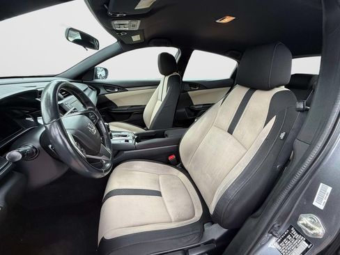 Used 2018 Honda Civic Sport image 12