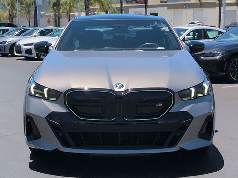 Used 2025 BMW i5 M60 w/ Premium Package AWD/4WD image 3