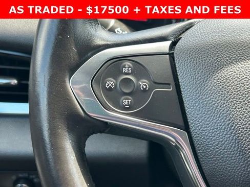 Used 2019 Chevrolet Traverse LT FWD image 21