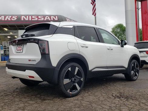 New 2025 Nissan Kicks SR image 7