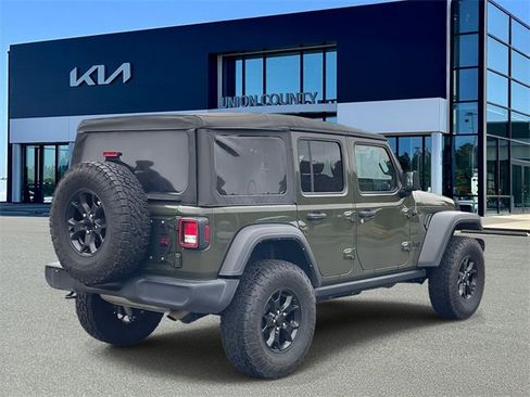 Used 2022 Jeep Wrangler Unlimited Sport image 17