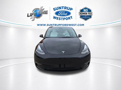 Used 2024 Tesla Model Y Performance AWD/4WD image 3