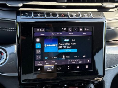Used 2022 Jeep Grand Cherokee Laredo w/ Luxury Tech Group I RWD image 18