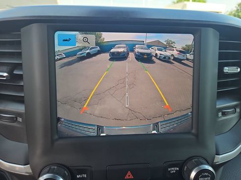 Used 2022 RAM 1500 Big Horn AWD/4WD image 14