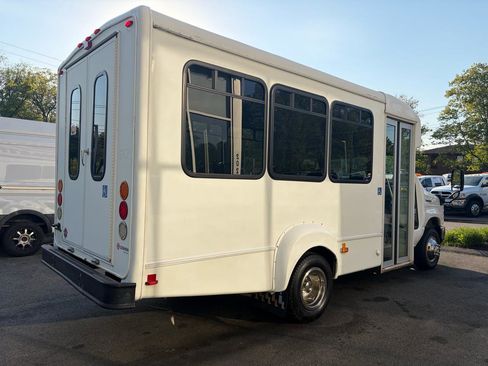 Used 2017 Ford E-350 and Econoline 350 Super Duty w/ Shuttle Bus Prep Package RWD image 7