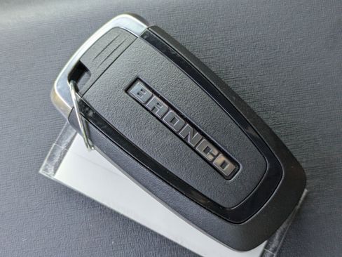 Used 2022 Ford Bronco Wildtrak image 30