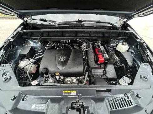 Used 2020 Toyota Highlander XLE AWD/4WD image 34