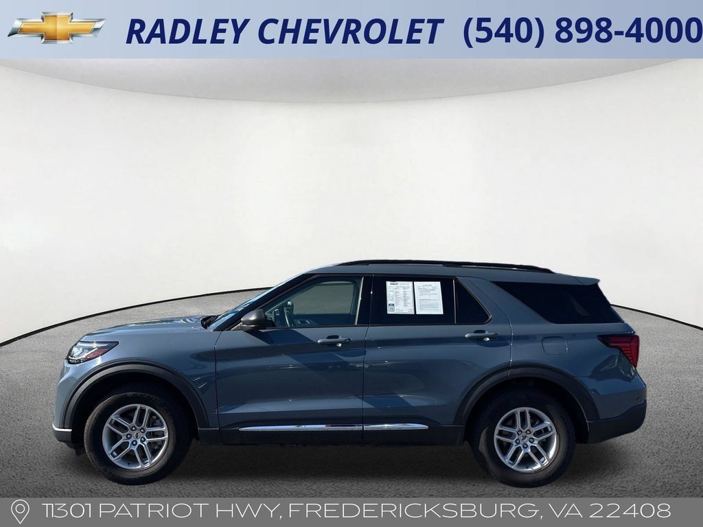 Used 2025 Ford Explorer Active AWD/4WD image 17