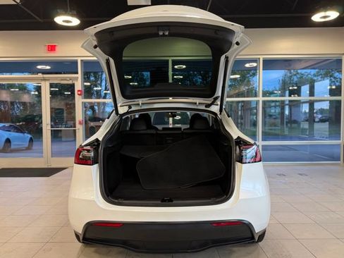 Used 2023 Tesla Model Y AWD image 37