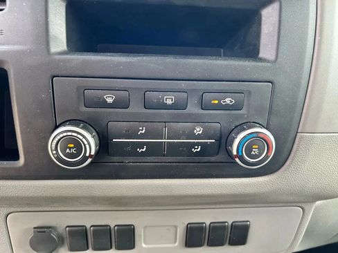 Used 2016 Nissan NV 2500 S w/ Power Package RWD image 17