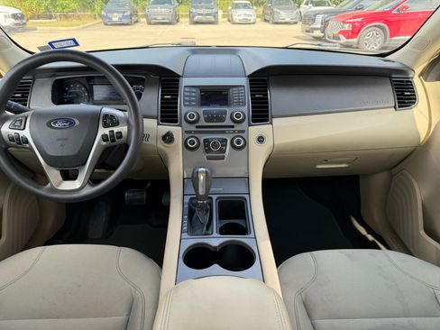 Used 2016 Ford Taurus SE FWD image 10