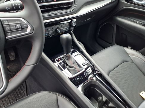 Used 2025 Jeep Compass Trailhawk AWD/4WD image 20