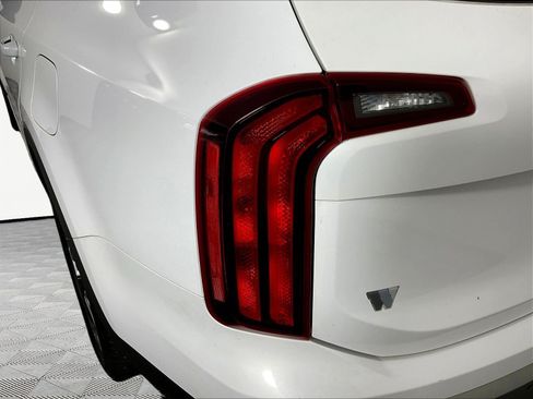 Used 2024 Kia Telluride LX FWD image 23