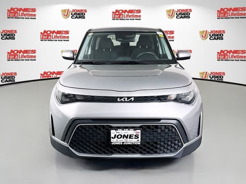 Used 2024 Kia Soul LX w/ Option Group 015 FWD image 11