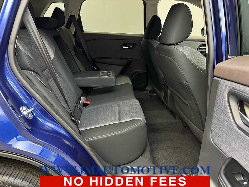 Used 2023 Nissan Rogue SV AWD/4WD image 17