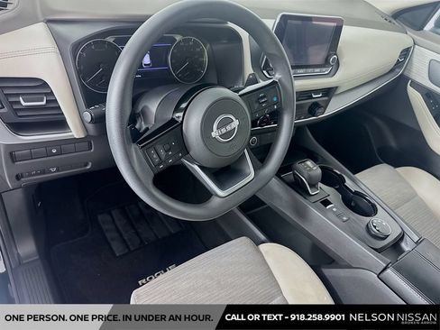 Used 2023 Nissan Rogue SV AWD/4WD image 9