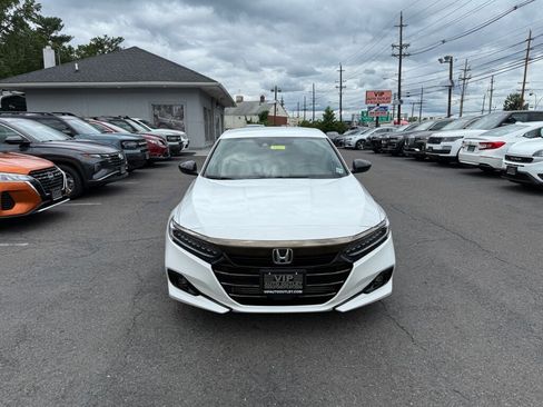 Used 2022 Honda Accord Sport image 2