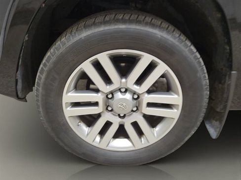 Used 2010 Toyota 4Runner Limited AWD/4WD image 25