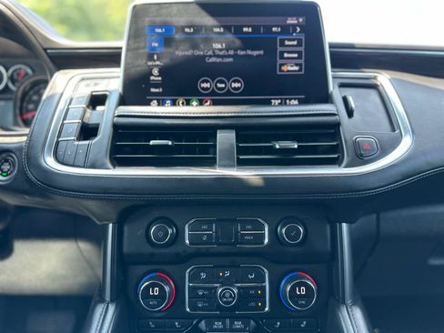 Used 2021 Chevrolet Suburban LT RWD image 11