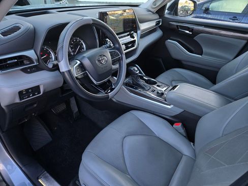 Used 2022 Toyota Highlander Platinum AWD/4WD image 8