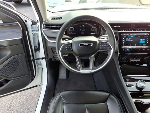 Used 2023 Jeep Grand Cherokee L Limited image 15