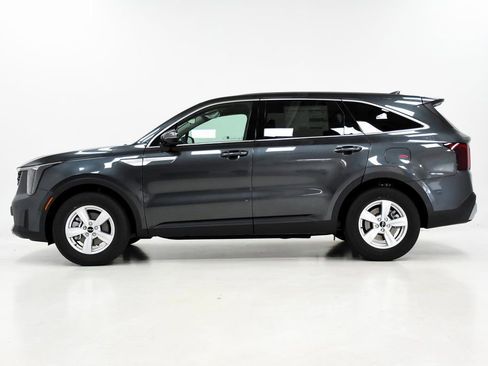Certified 2024 Kia Sorento LX image 24