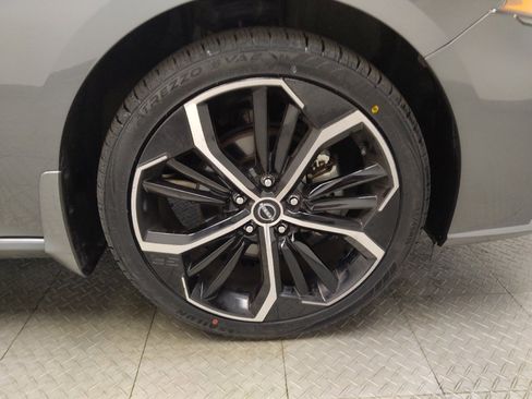 Used 2024 Nissan Altima 2.5 SR FWD image 31