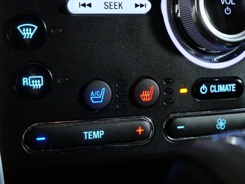 Used 2018 Ford Explorer Limited w/ Equipment Group 301A AWD/4WD image 19