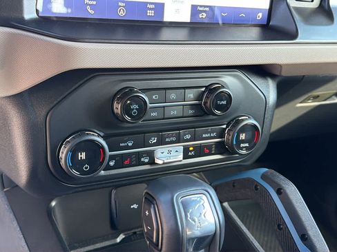 Used 2023 Ford Bronco Wildtrak image 13